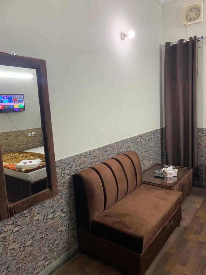 Eden Plus Executive Hotel Lahor Dış mekan fotoğraf